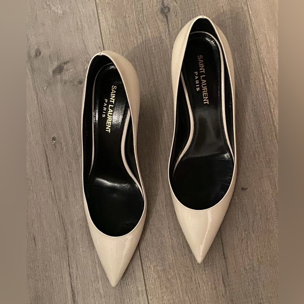 Saint Laurent Beige Patent Leather Pumps